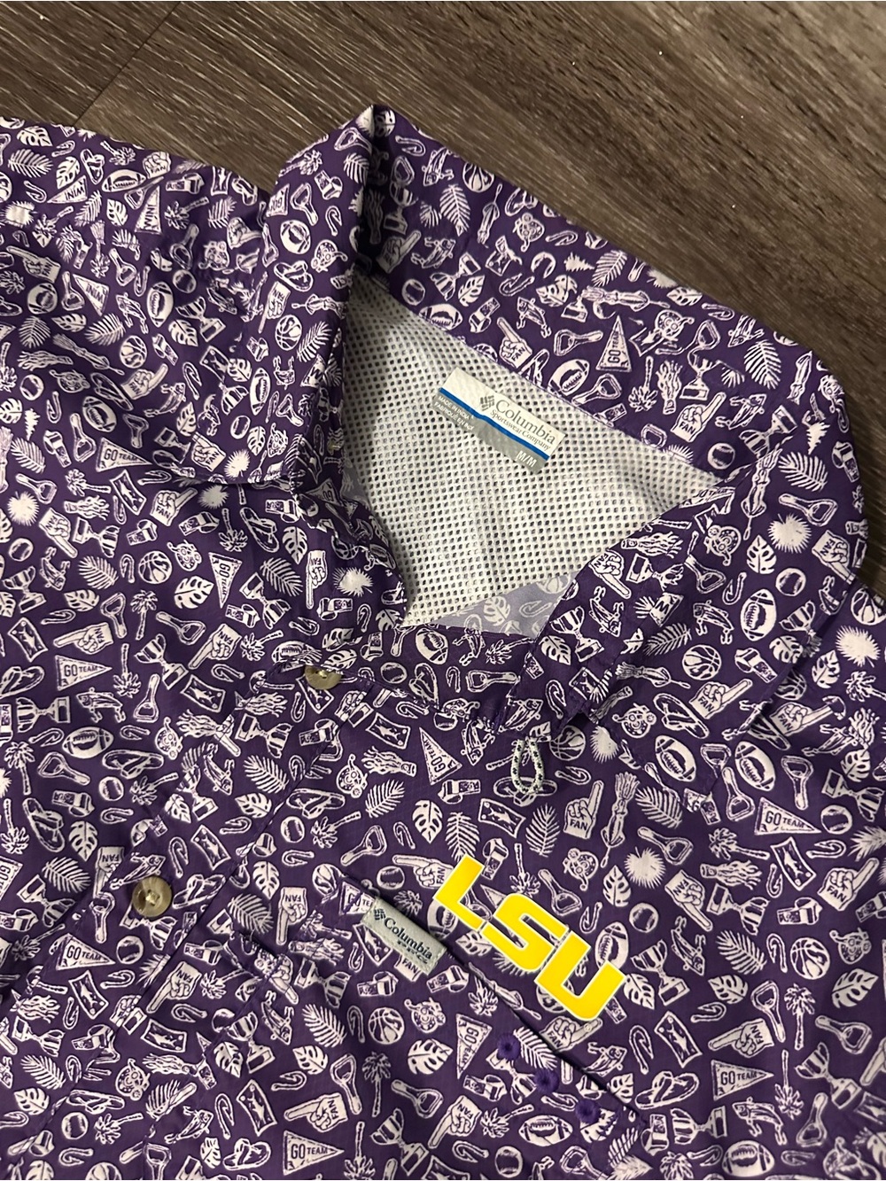 Columbia PFG LSU Tigers Purple Short Sleeve Button-Down Shirt Mens Size M print